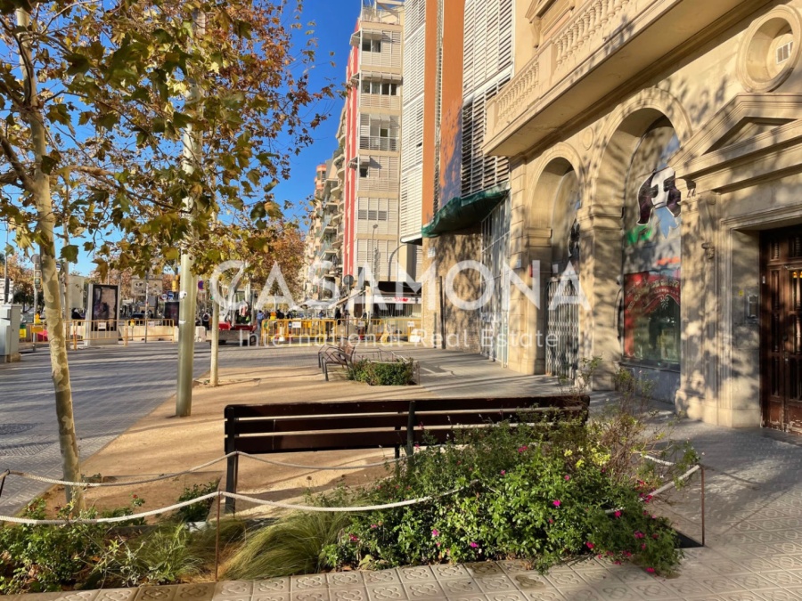 Increíble Ático de 1 dormitorio con vistas a Barcelona Increíble Ático de 1 dormitorio con vistas a Barcelona