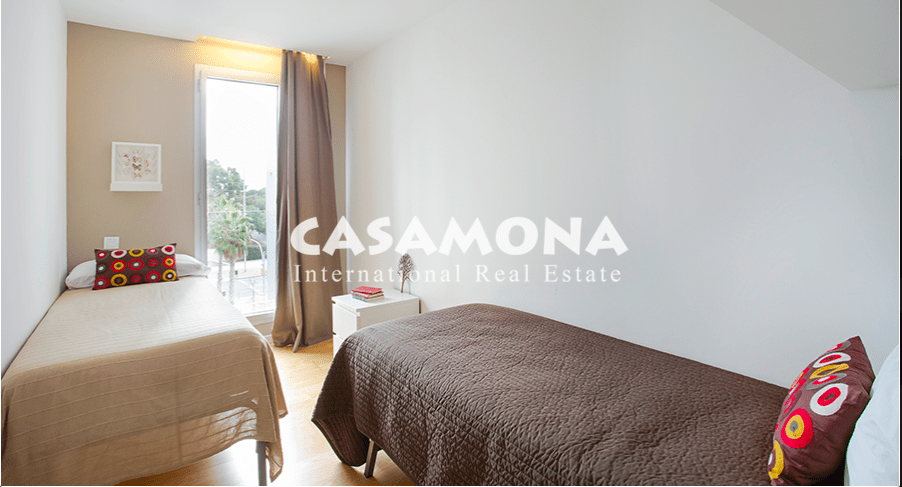 Stunning 3-Bedroom Apartment just next to the Beach in Poble Nou