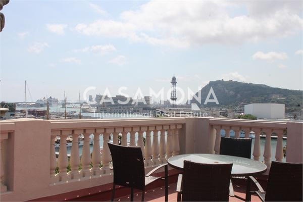 Charmant appartement Barceloneta avec vue sur Port Vell, lumière naturelle et galería ouverte.