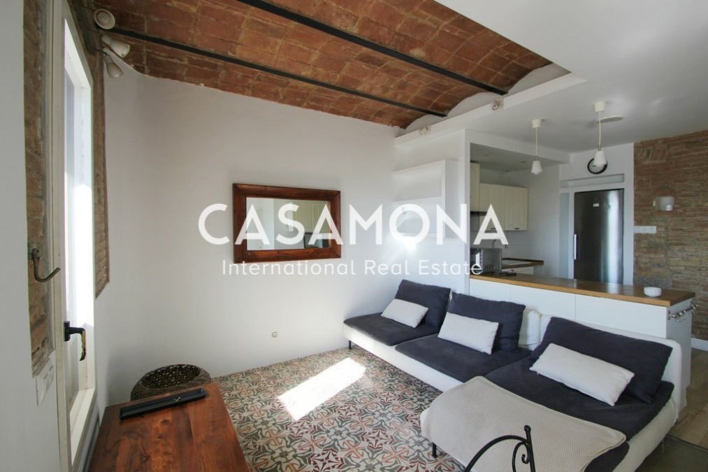Charmant appartement Barceloneta avec vue sur Port Vell, lumière naturelle et galería ouverte.