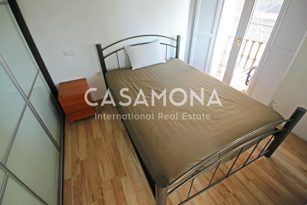 Charmant appartement Barceloneta avec vue sur Port Vell, lumière naturelle et galería ouverte.