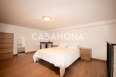 Spacious 3 Bedroom Apartment in The Heart of The Gothic Quarter
