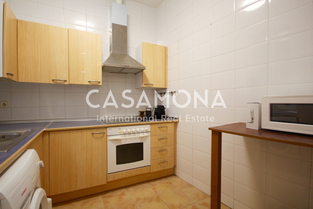 Geräumiges Maisonette-Apartment mit drei Schlafzimmern im Herzen des Gotischen Viertels Geräumiges Maisonette-Apartment mit drei Schlafzimmern im Herzen des Gotischen Viertels