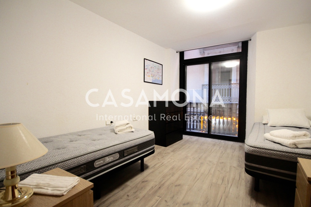 Geräumiges Maisonette-Apartment mit drei Schlafzimmern im Herzen des Gotischen Viertels Geräumiges Maisonette-Apartment mit drei Schlafzimmern im Herzen des Gotischen Viertels