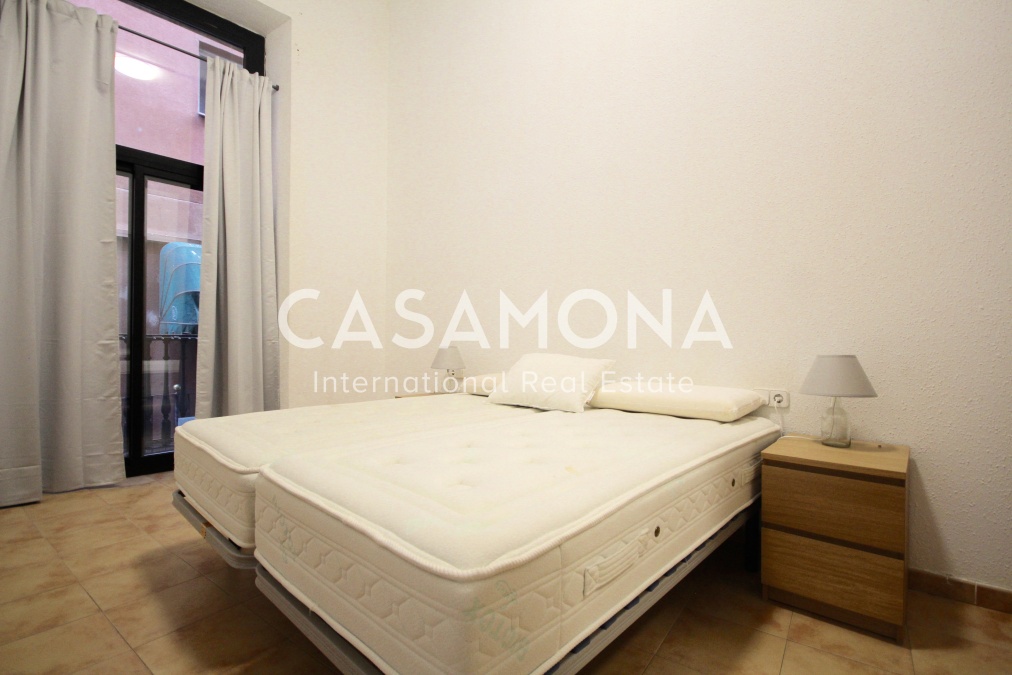 Spacious 3 Bedroom Apartment in The Heart of The Gothic Quarter Spacious 3 Bedroom Apartment in The Heart of The Gothic Quarter