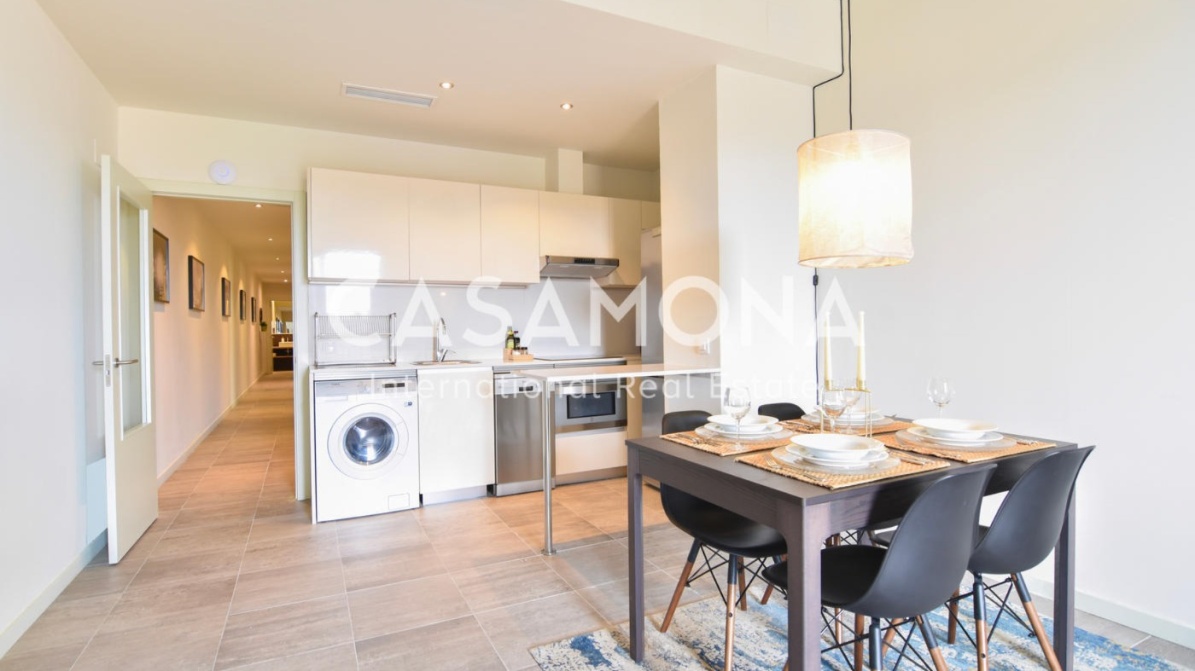 Bright 2 Bedroom Apartment with views over Port Vell and Montjuic Bright 2 Bedroom Apartment with views over Port Vell and Montjuic