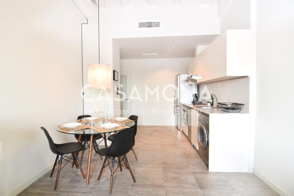 Spacious 2 Bedroom Apartment with spectacular views over Barcelona's skyline