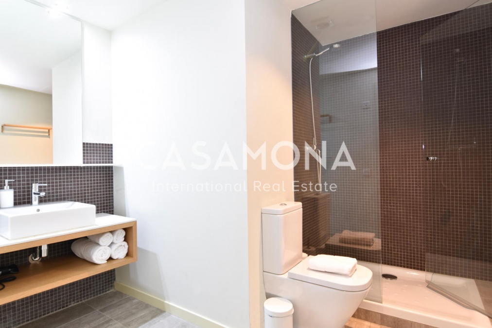 Spacious 2 Bedroom Apartment with spectacular views over Barcelona's skyline Spacious 2 Bedroom Apartment with spectacular views over Barcelona's skyline