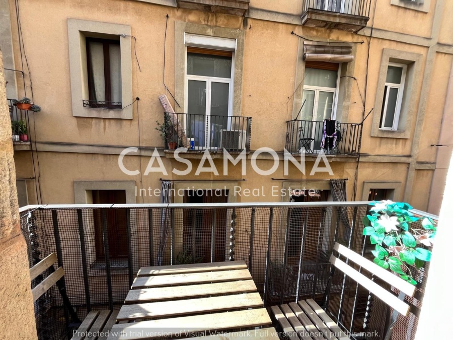 2-Zimmer-Wohnung in einem traditionellen Gebäude in El Born mit Balkon