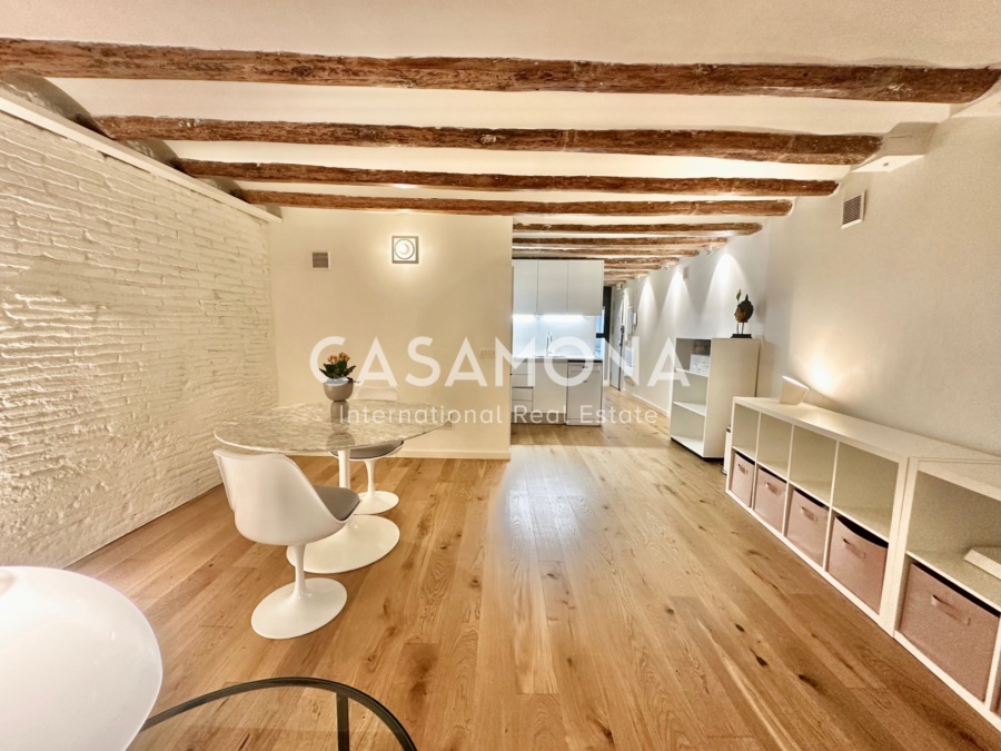 Beautiful and Charming 1 Bedroom Apartment in the Heart of El Born Beautiful and Charming 1 Bedroom Apartment in the Heart of El Born