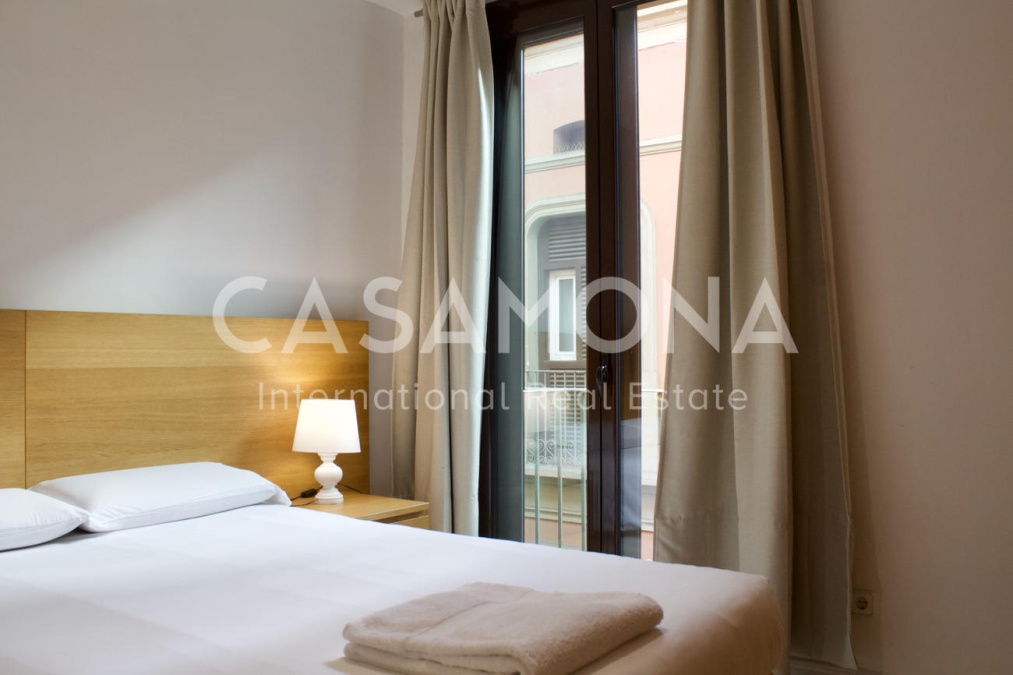 Impresionante Apartamento de 2 dormitorios junto a la Plaza Reial Impresionante Apartamento de 2 dormitorios junto a la Plaza Reial