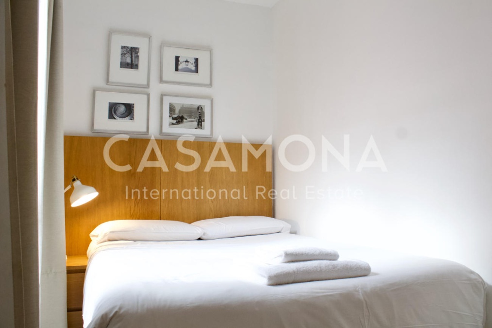 Bright and Spacious 2 Bedroom Apartment next to Plaza Reial