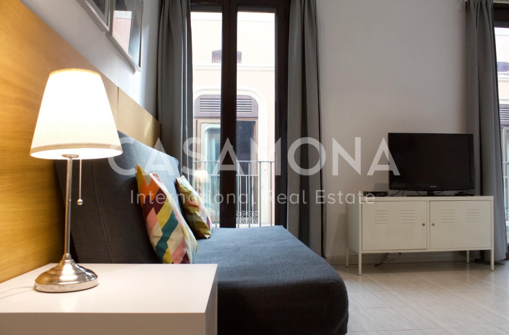 Bright and Spacious 2 Bedroom Apartment next to Plaza Reial