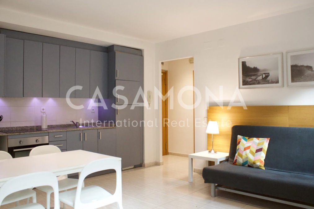 Bright and Spacious 2 Bedroom Apartment next to Plaza Reial