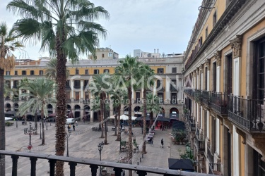 Gemütliches Studio mit Aufzug, Balkon und Blick über die Plaza Reial