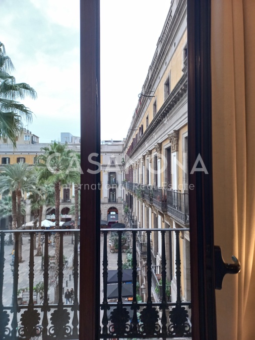 Studio cosy avec ascenseur, balcon et vue sur plaza reial Studio cosy avec ascenseur, balcon et vue sur plaza reial