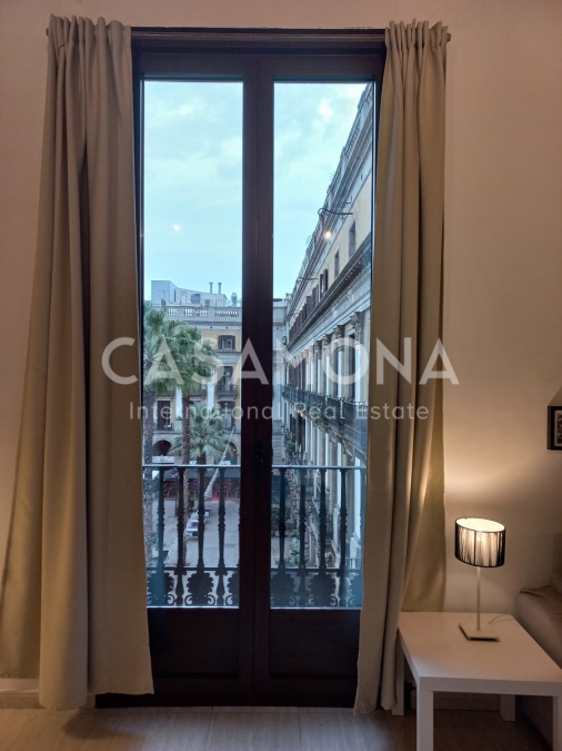 Studio cosy avec ascenseur, balcon et vue sur plaza reial Studio cosy avec ascenseur, balcon et vue sur plaza reial