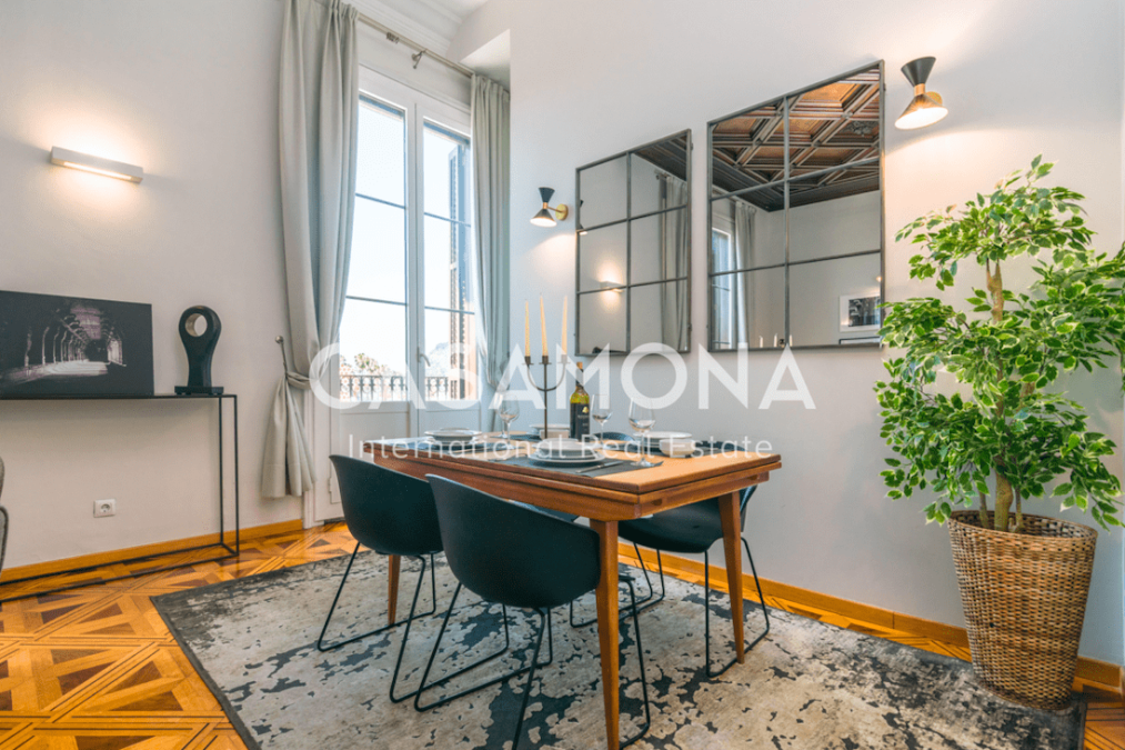 Apartament 2 habitacions elegants amb balcó i bonica restaurada paviments Apartament 2 habitacions elegants amb balcó i bonica restaurada paviments