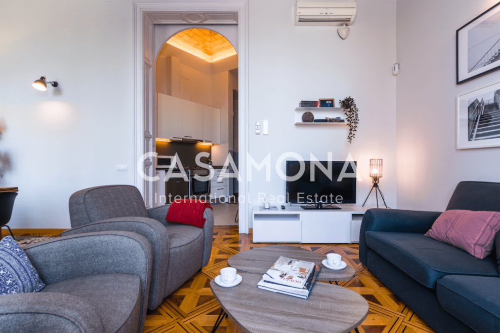 Apartament 2 habitacions elegants amb balcó i bonica restaurada paviments Apartament 2 habitacions elegants amb balcó i bonica restaurada paviments