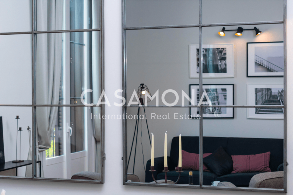 Elegante apartamento de 2 dormitorios con balcón y hermosos restaura suelos Elegante apartamento de 2 dormitorios con balcón y hermosos restaura suelos