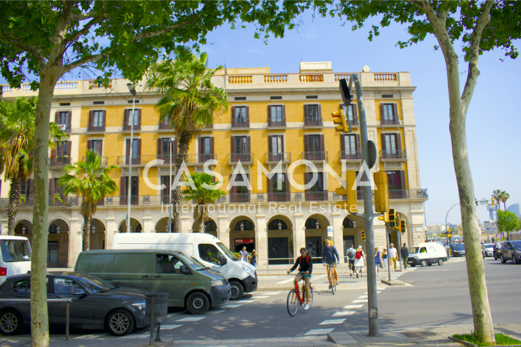 Elegant 2 Bedroom Apartment with Balcony and Beautiful Restored Flooring Elegant 2 Bedroom Apartment with Balcony and Beautiful Restored Flooring