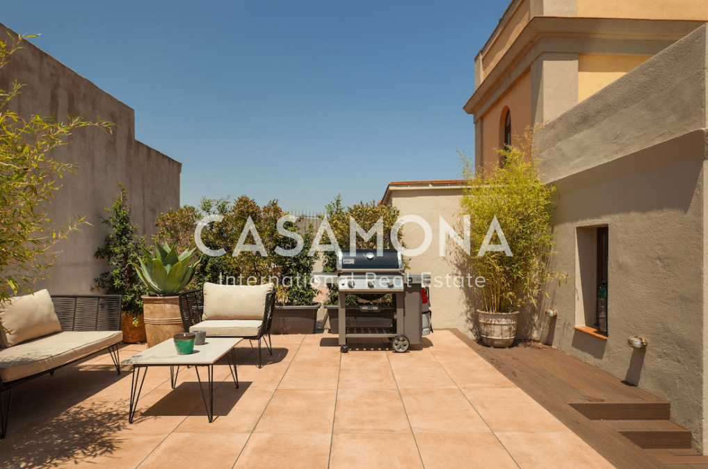 Elegante apartamento de 2 dormitorios con balcón y hermosos restaura suelos Elegante apartamento de 2 dormitorios con balcón y hermosos restaura suelos
