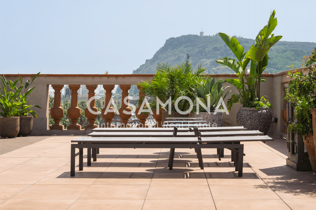 Elegante apartamento de 2 dormitorios con balcón y hermosos restaura suelos Elegante apartamento de 2 dormitorios con balcón y hermosos restaura suelos