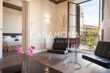 Luxurious 3 Bedroom Apartment with a Balcony in Barceloneta