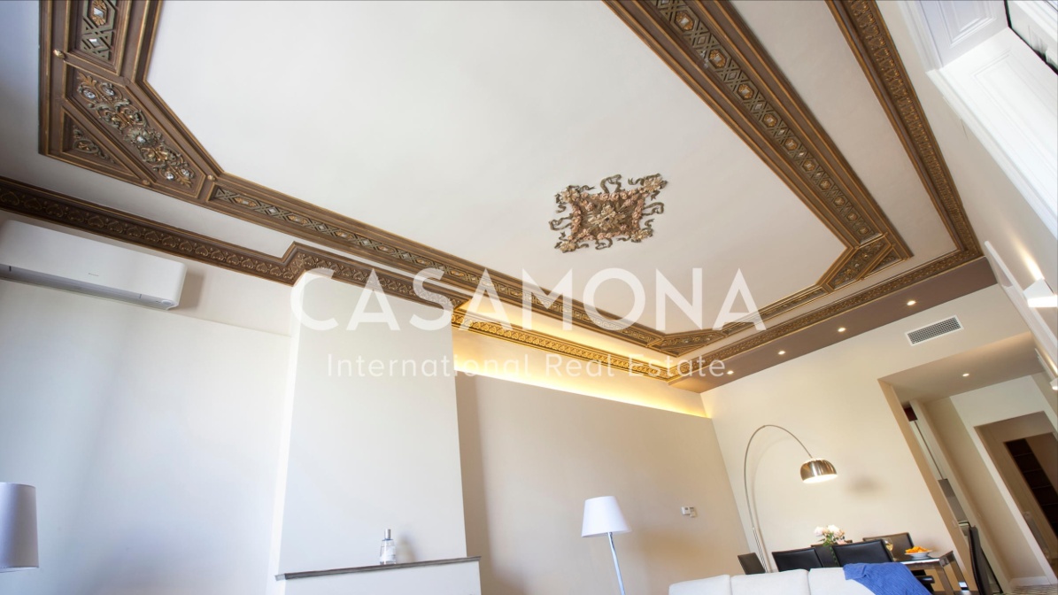Luxurious 3 Bedroom Apartment with a Balcony in Barceloneta