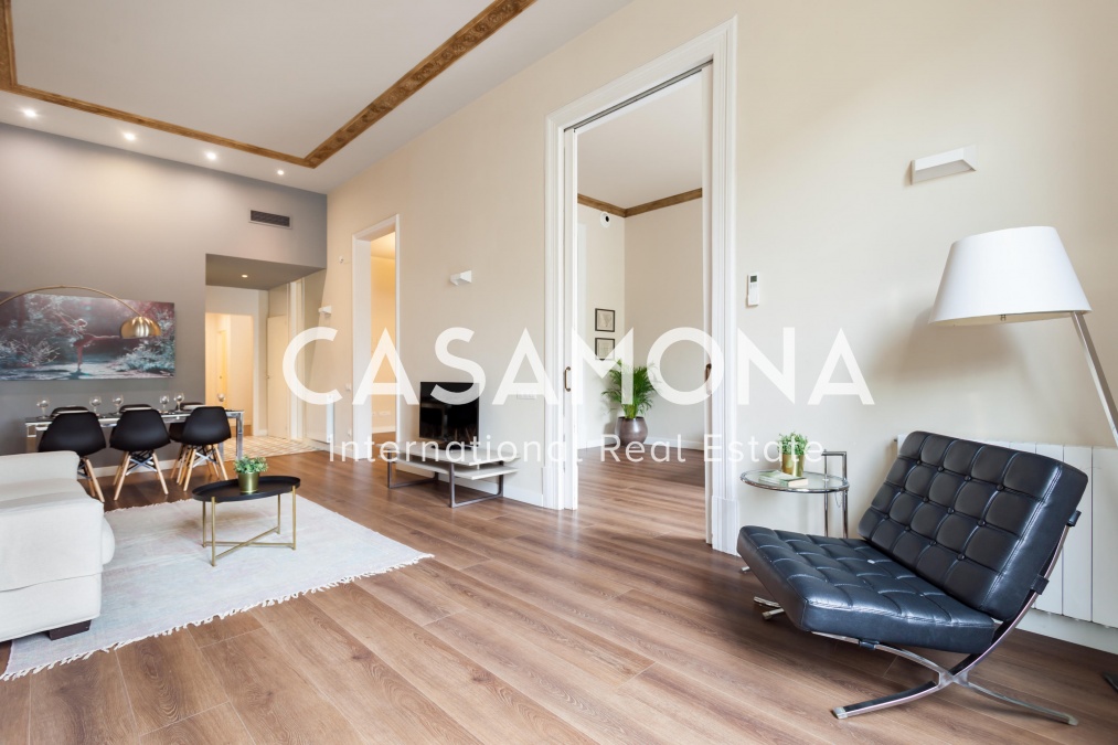 Bright and Beautifully Renovated 3 Bedroom Apartment near Port Vell