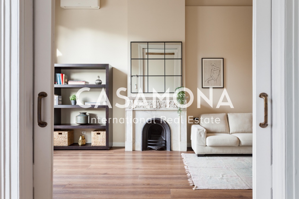 Bright and Beautifully Renovated 3 Bedroom Apartment near Port Vell
