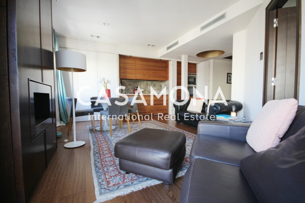 Elegante apartamento de 1 dormitorio con balcón con vistas a La Rambla Elegante apartamento de 1 dormitorio con balcón con vistas a La Rambla