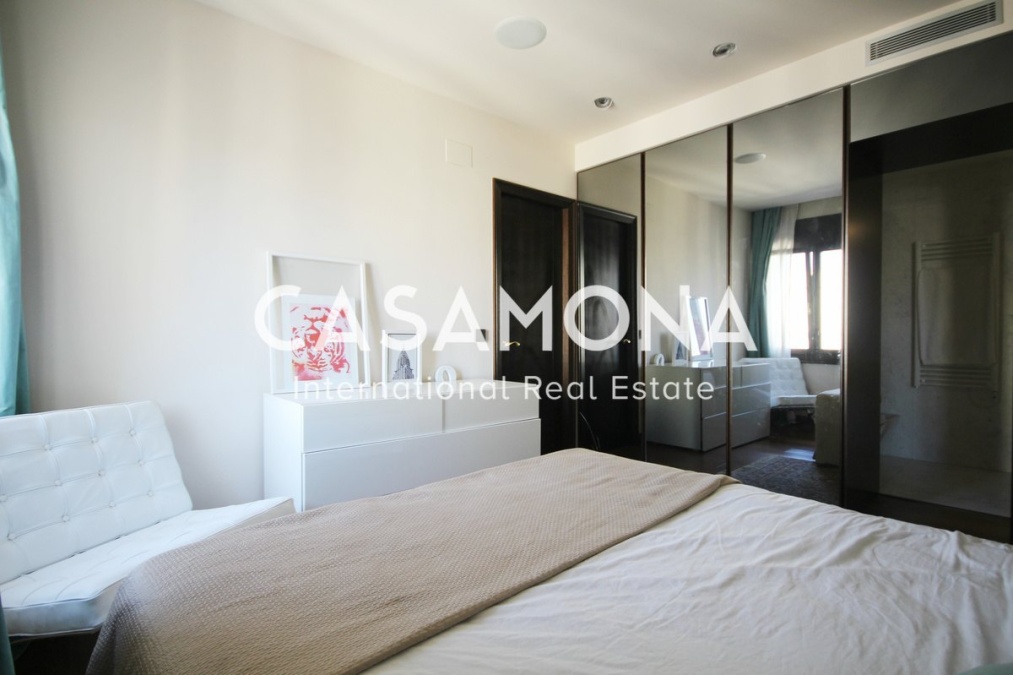 Elegante apartamento de 1 dormitorio con balcón con vistas a La Rambla Elegante apartamento de 1 dormitorio con balcón con vistas a La Rambla