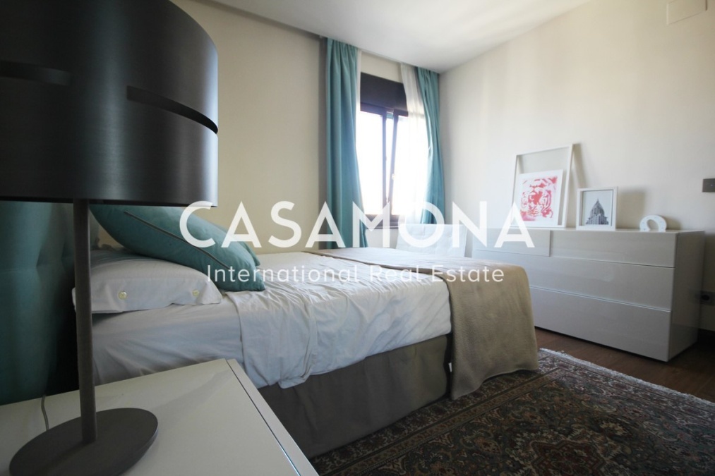 Elegante apartamento de 1 dormitorio con balcón con vistas a La Rambla Elegante apartamento de 1 dormitorio con balcón con vistas a La Rambla