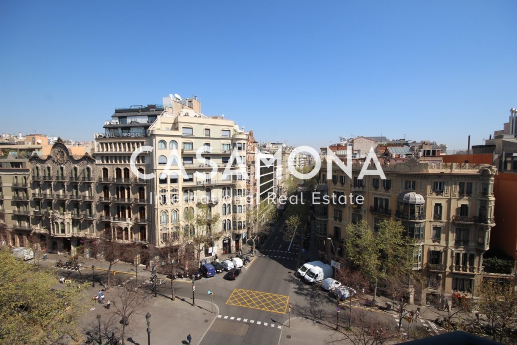 Elegante apartamento de 1 dormitorio con balcón con vistas a La Rambla Elegante apartamento de 1 dormitorio con balcón con vistas a La Rambla