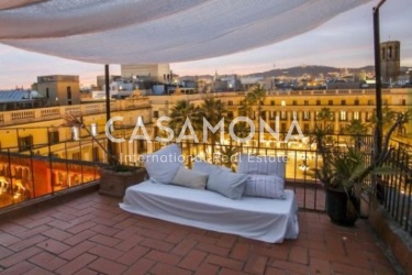 Appartement luxueux avec terrasse privée, ascenseur et vue magnifique sur la Plaça Reial Appartement luxueux avec terrasse privée, ascenseur et vue magnifique sur la Plaça Reial