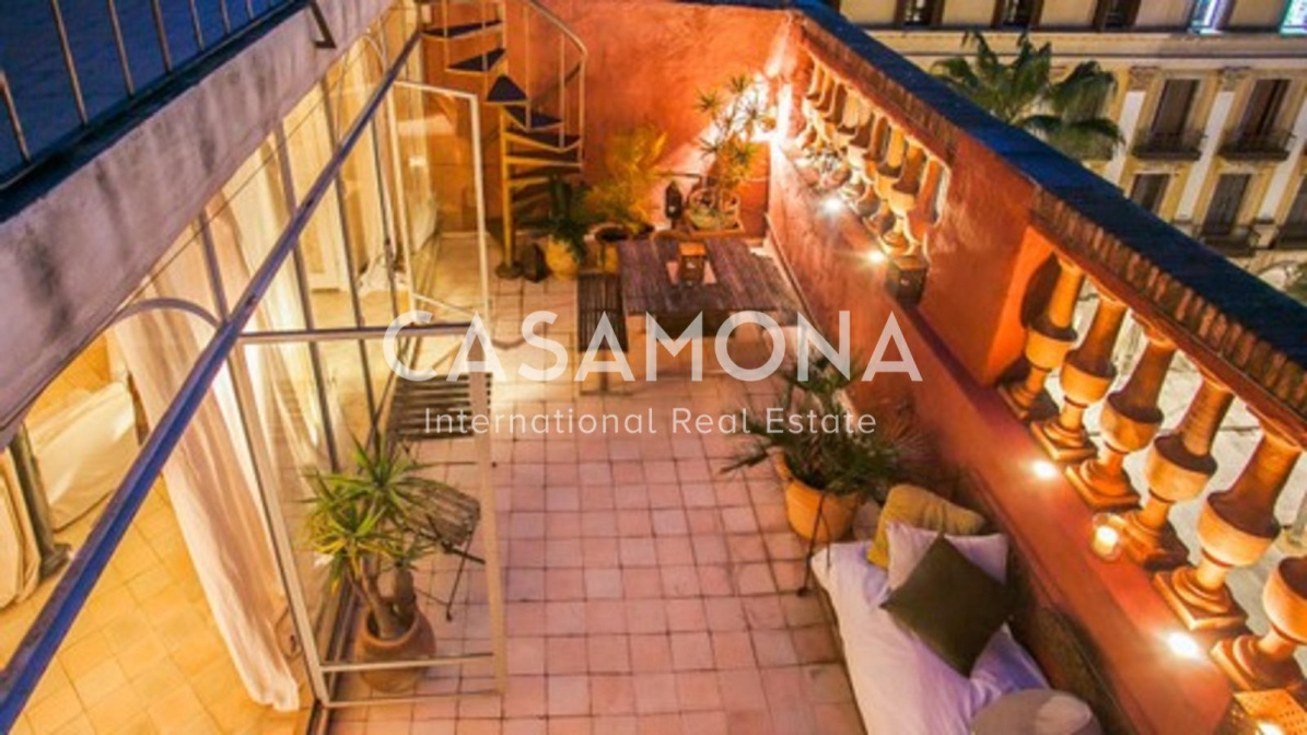 Appartement luxueux avec terrasse privée, ascenseur et vue magnifique sur la Plaça Reial Appartement luxueux avec terrasse privée, ascenseur et vue magnifique sur la Plaça Reial