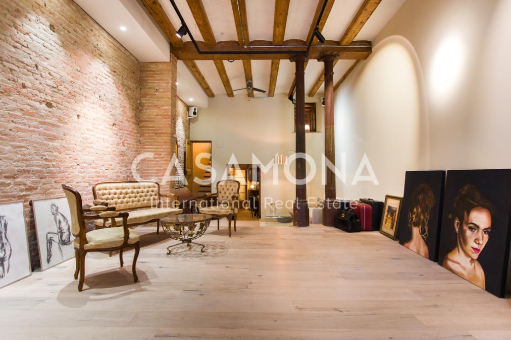 (SOLD) Apartament de 3 dormitoris amb parets de pedra romana - Loft dúplex al Gòtic (SOLD) Apartament de 3 dormitoris amb parets de pedra romana - Loft dúplex al Gòtic