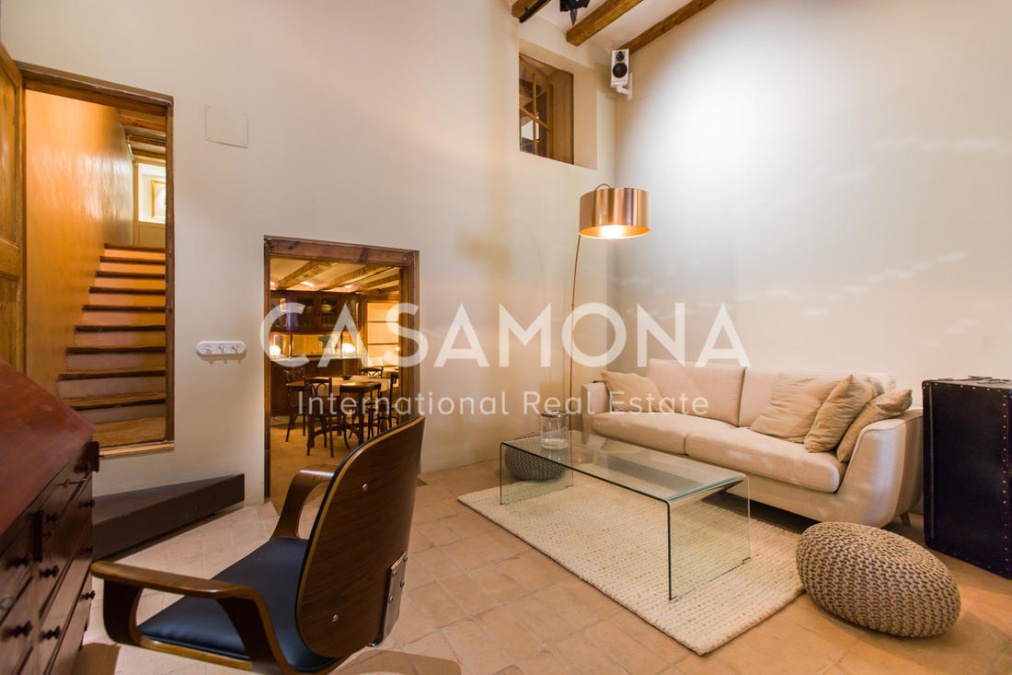 (SOLD) Apartament de 3 dormitoris amb parets de pedra romana - Loft dúplex al Gòtic (SOLD) Apartament de 3 dormitoris amb parets de pedra romana - Loft dúplex al Gòtic