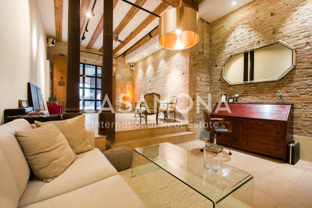 (SOLD) Appartement de 3 chambres avec murs en pierre romaine - Loft en duplex à El Gòtic (SOLD) Appartement de 3 chambres avec murs en pierre romaine - Loft en duplex à El Gòtic