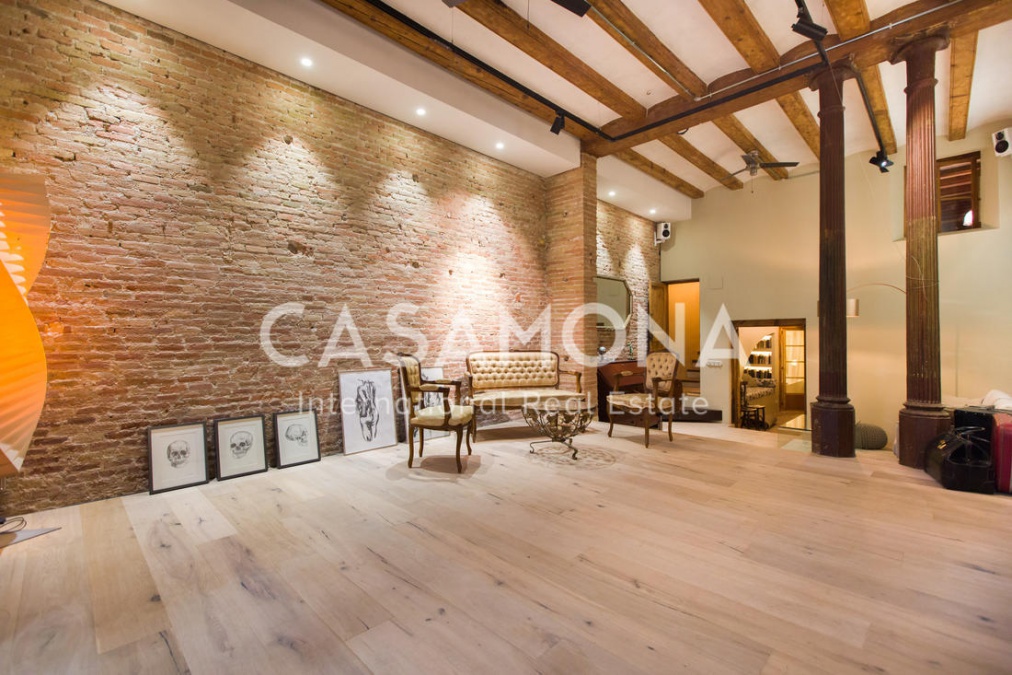 (SOLD) Apartament de 3 dormitoris amb parets de pedra romana - Loft dúplex al Gòtic (SOLD) Apartament de 3 dormitoris amb parets de pedra romana - Loft dúplex al Gòtic