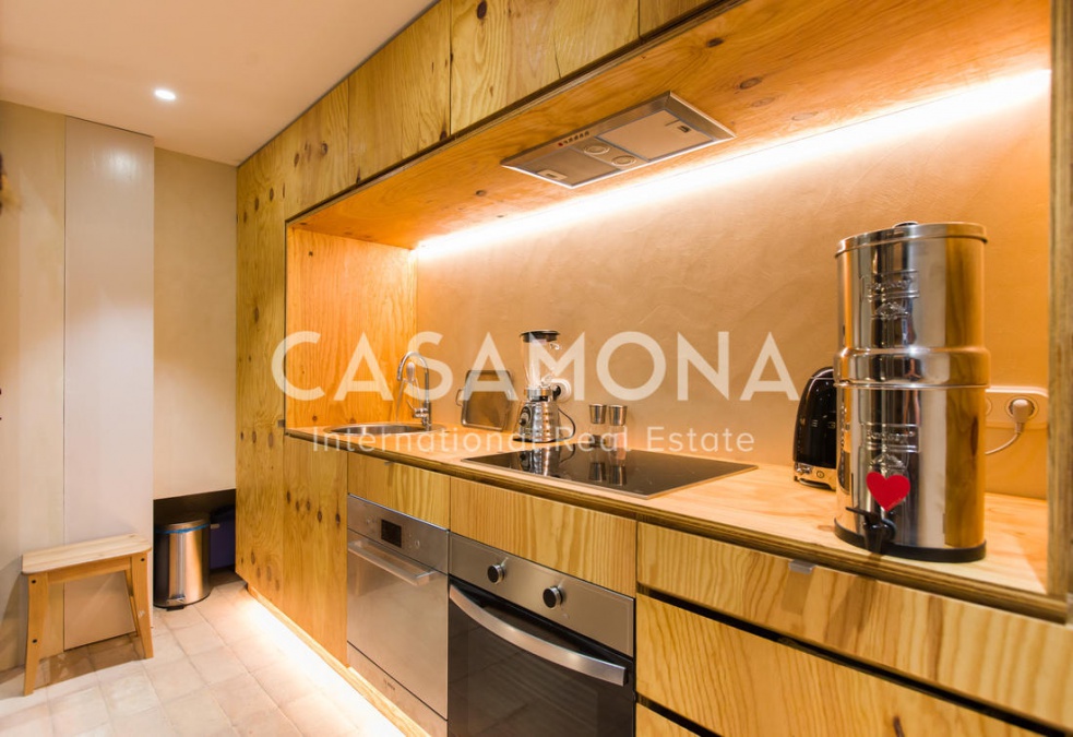 (SOLD) Apartament de 3 dormitoris amb parets de pedra romana - Loft dúplex al Gòtic (SOLD) Apartament de 3 dormitoris amb parets de pedra romana - Loft dúplex al Gòtic