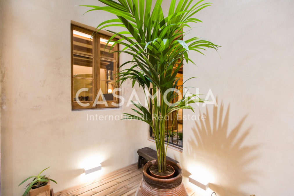 (SOLD) Apartament de 3 dormitoris amb parets de pedra romana - Loft dúplex al Gòtic (SOLD) Apartament de 3 dormitoris amb parets de pedra romana - Loft dúplex al Gòtic
