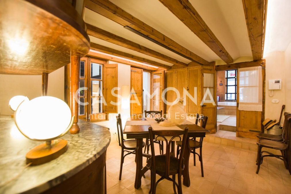 (SOLD) Apartament de 3 dormitoris amb parets de pedra romana - Loft dúplex al Gòtic (SOLD) Apartament de 3 dormitoris amb parets de pedra romana - Loft dúplex al Gòtic