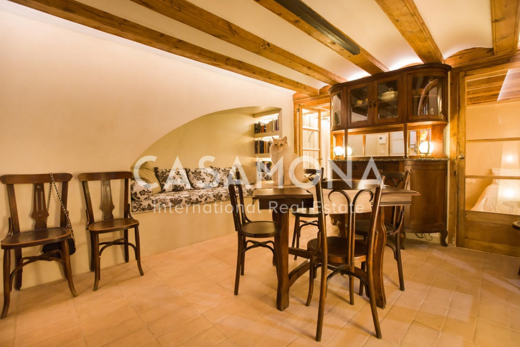 (SOLD) Appartement de 3 chambres avec murs en pierre romaine - Loft en duplex à El Gòtic (SOLD) Appartement de 3 chambres avec murs en pierre romaine - Loft en duplex à El Gòtic