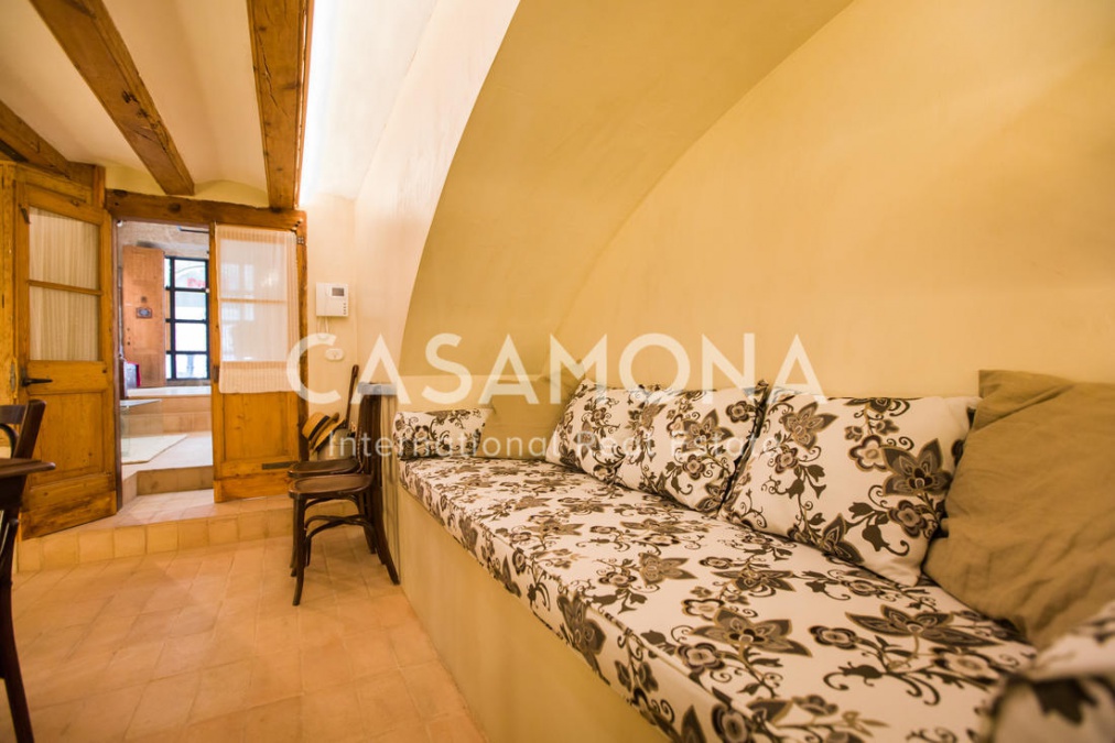 3-Zimmer-Wohnung mit römischen Steinmauern - Duplex-Loft in El Gòtic 3-Zimmer-Wohnung mit römischen Steinmauern - Duplex-Loft in El Gòtic