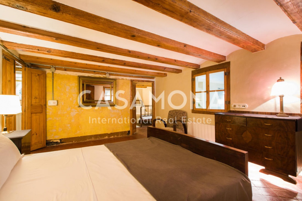 (SOLD) Apartament de 3 dormitoris amb parets de pedra romana - Loft dúplex al Gòtic (SOLD) Apartament de 3 dormitoris amb parets de pedra romana - Loft dúplex al Gòtic