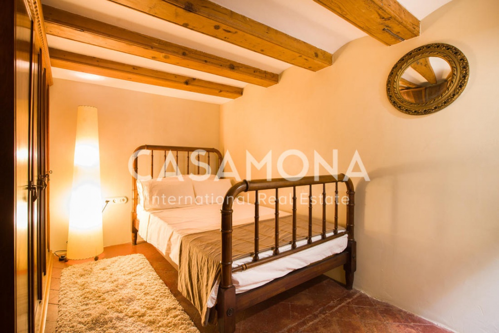 (SOLD) Apartament de 3 dormitoris amb parets de pedra romana - Loft dúplex al Gòtic (SOLD) Apartament de 3 dormitoris amb parets de pedra romana - Loft dúplex al Gòtic