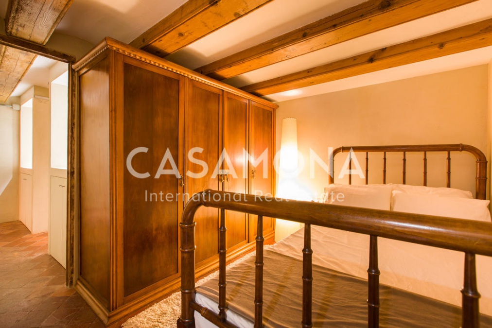 (SOLD) Apartament de 3 dormitoris amb parets de pedra romana - Loft dúplex al Gòtic (SOLD) Apartament de 3 dormitoris amb parets de pedra romana - Loft dúplex al Gòtic