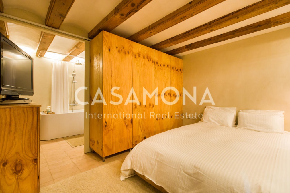 (SOLD) Appartement de 3 chambres avec murs en pierre romaine - Loft en duplex à El Gòtic (SOLD) Appartement de 3 chambres avec murs en pierre romaine - Loft en duplex à El Gòtic